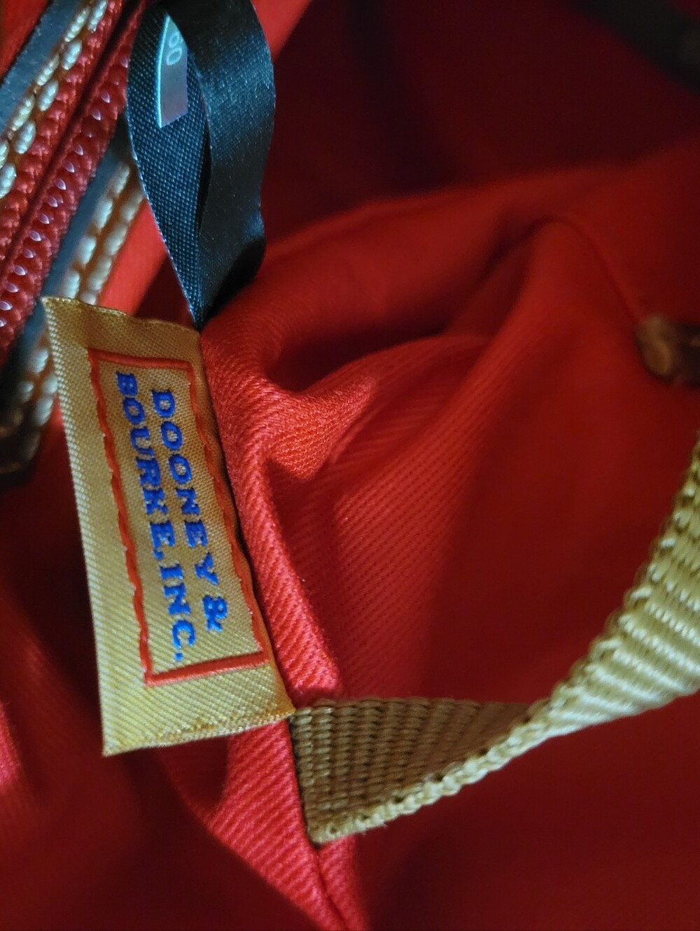 Dooney & Bourke Red Pebble Leather Aimee Drawstring Bag & Matching Wristlet - Picture 6 of 10